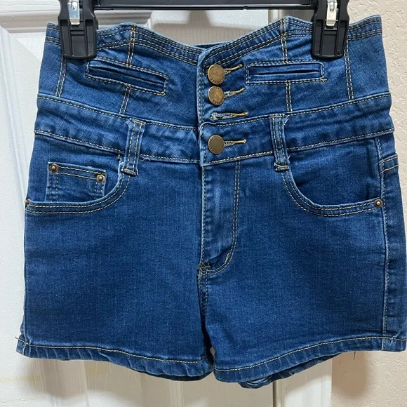 Short - Picture 2 of 3